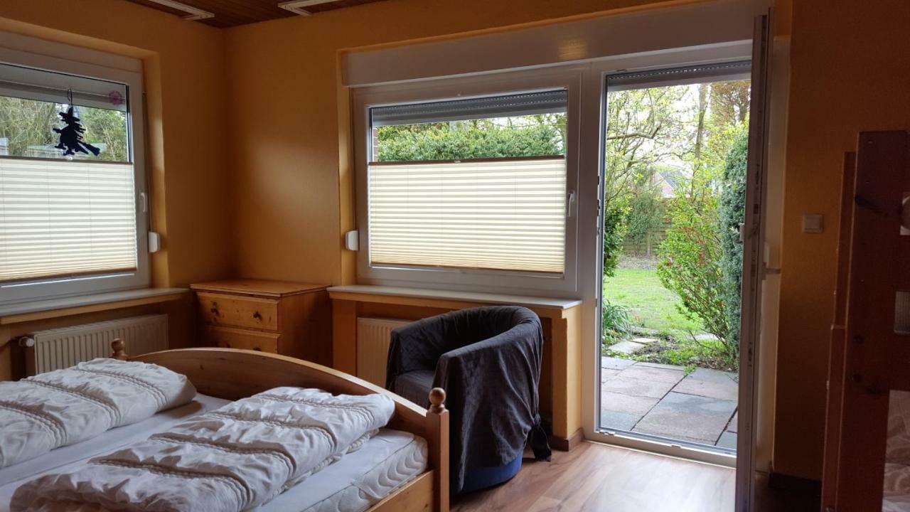 1 Haus- Annegrete Mit Ueberdachter Terrasse Zum Garten Appartement Bensersiel